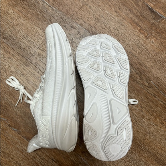 Hoka Clifton 9 (Women’s 7.5) - Picture 2 of 2